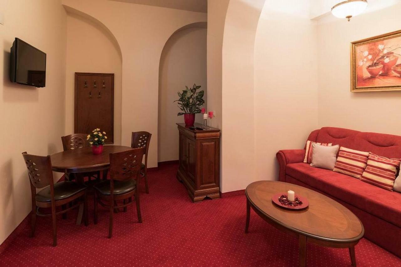 Apartament Baroc Timişoara Buitenkant foto