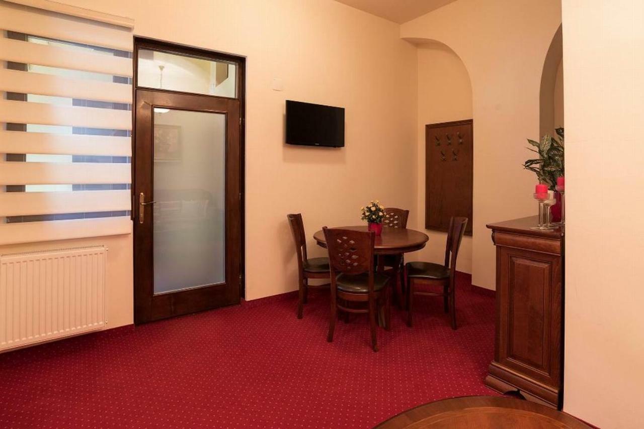 Apartament Baroc Timişoara Buitenkant foto